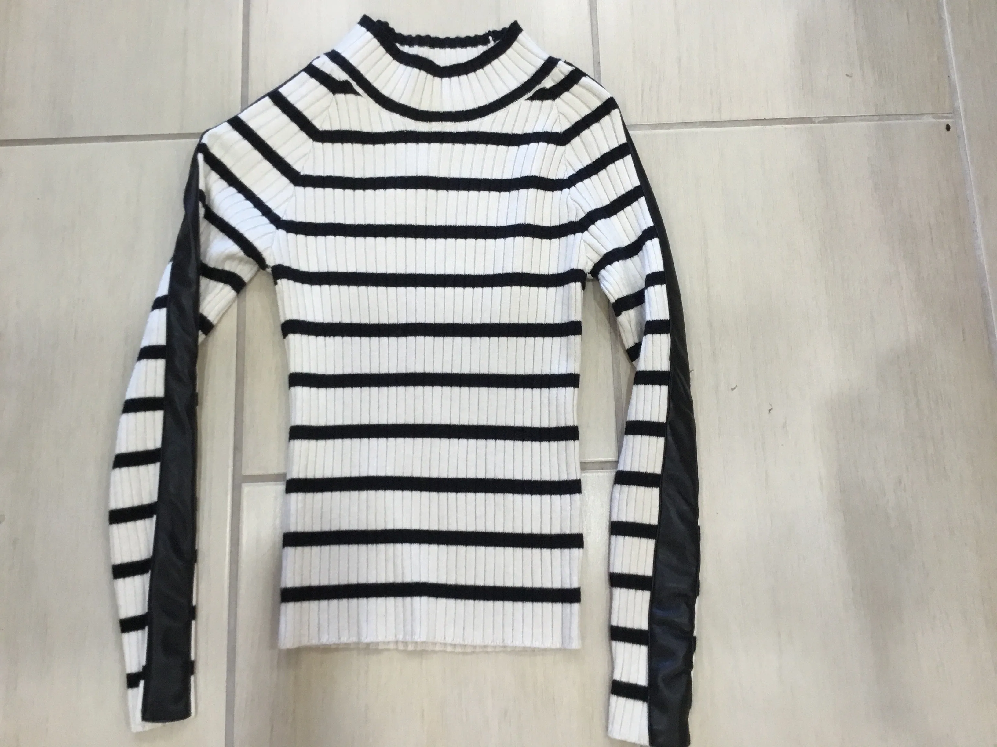 HEARTLOOM-FINK SWEATER-CREAM/BLACK STRIPE