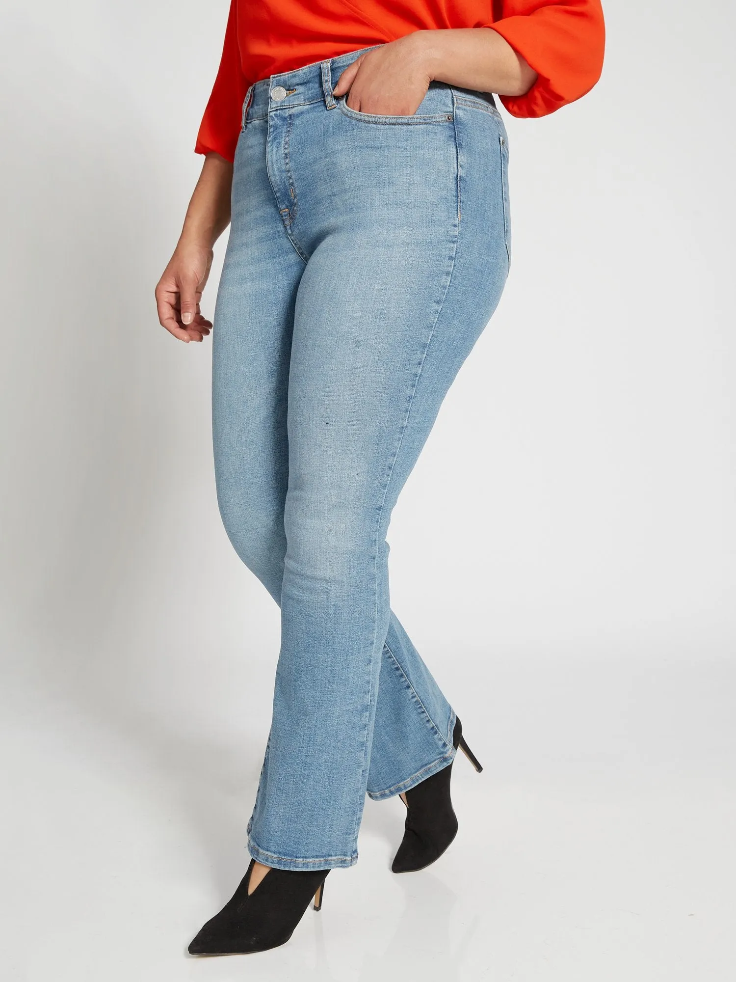 Petite Curvy High-Waisted Bootcut Jeans - Light Wash