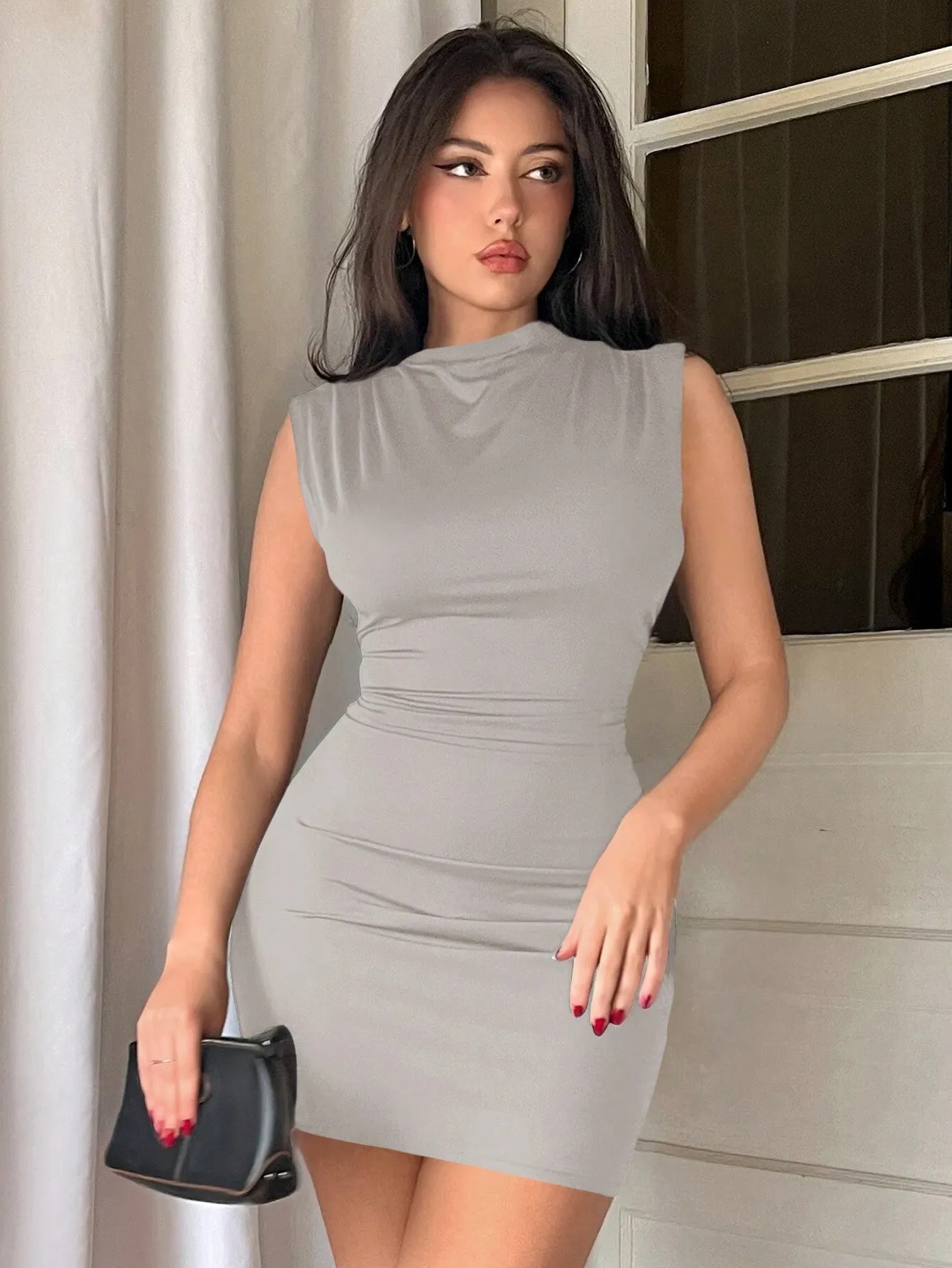 Privé Solid Color Pleated Bodycon Sleeveless Dress