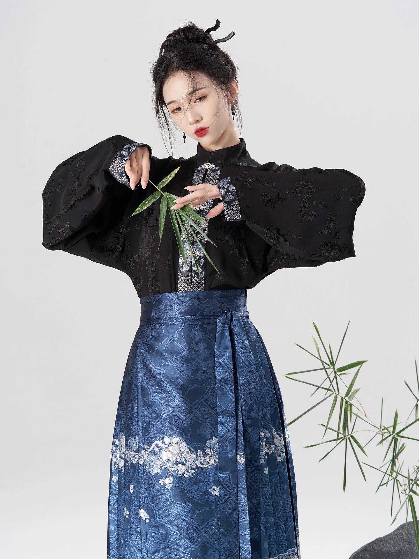 Qin Sang 秦桑 Mulberry Branches Modernized Ming Dynasty Mamian Skirt