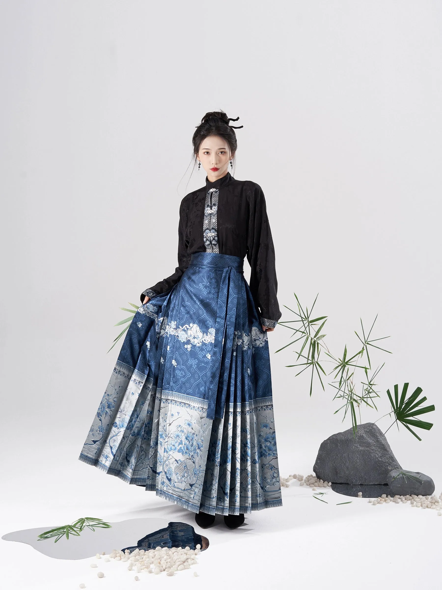 Qin Sang 秦桑 Mulberry Branches Modernized Ming Dynasty Mamian Skirt