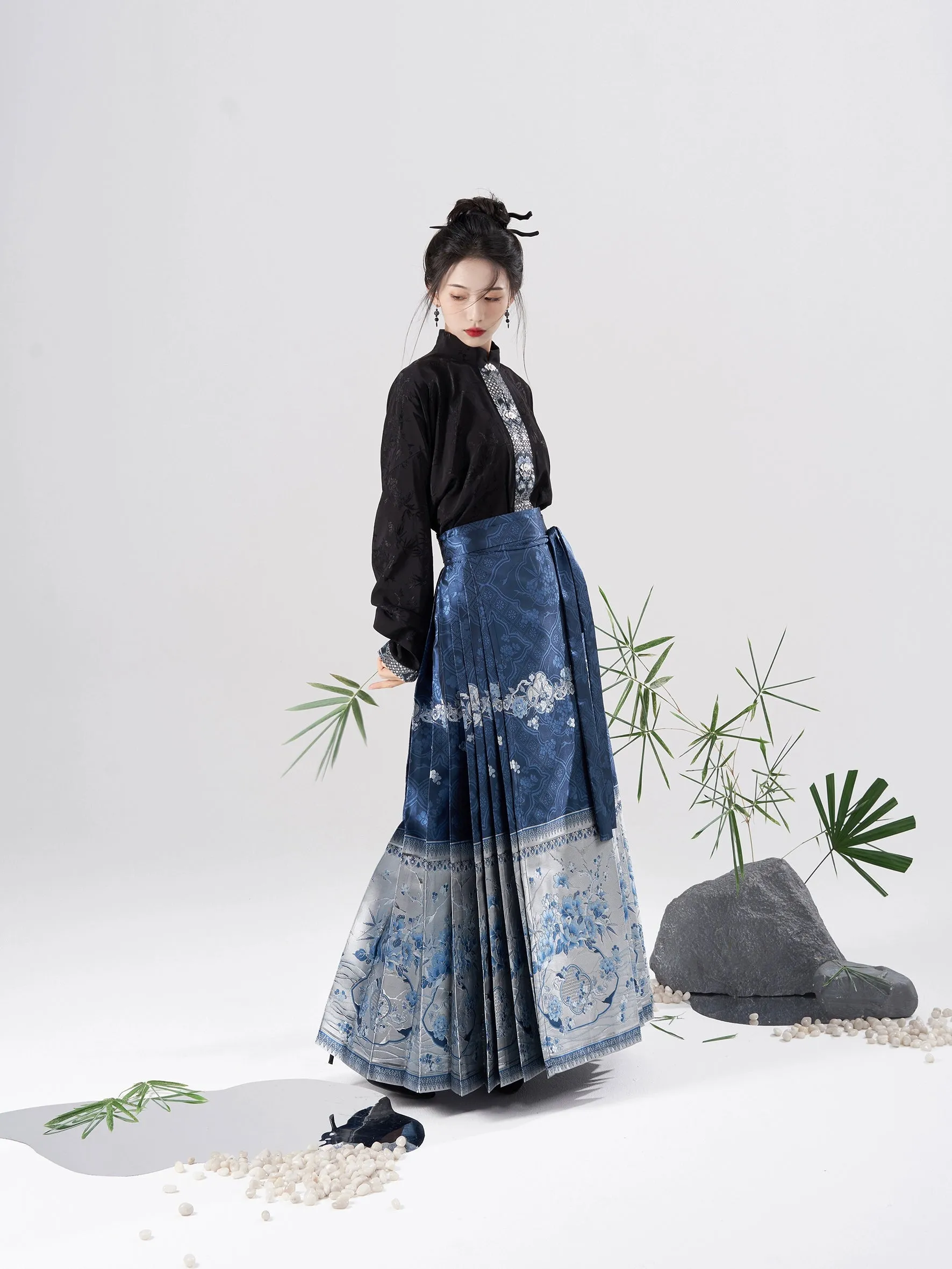 Qin Sang 秦桑 Mulberry Branches Modernized Ming Dynasty Mamian Skirt