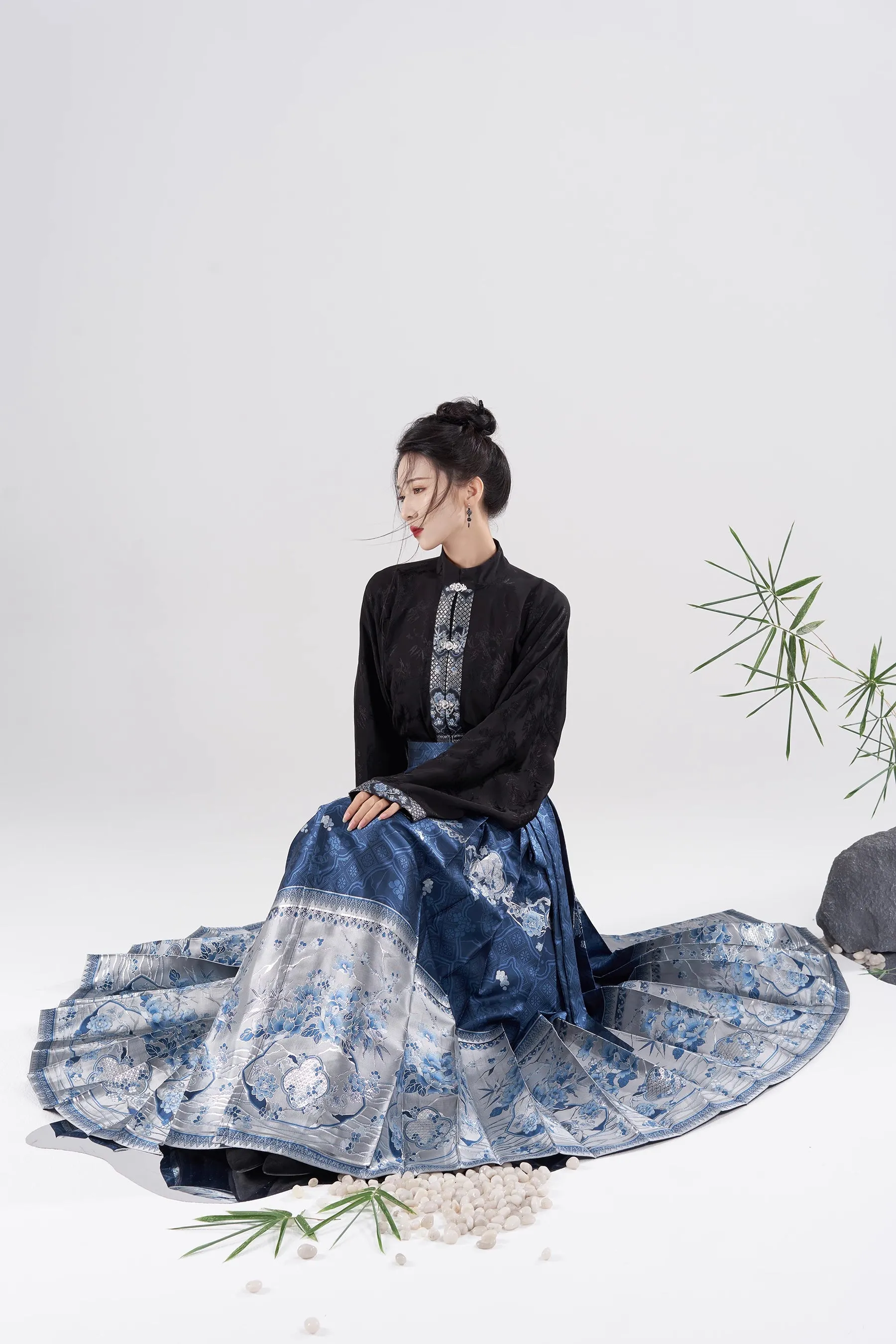 Qin Sang 秦桑 Mulberry Branches Modernized Ming Dynasty Mamian Skirt