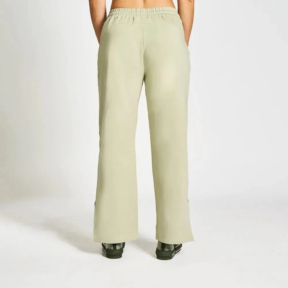 RZIST NEVER SETTLE DESERT SAGE WOMEN'S FLARED JOGGERS