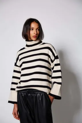 Van-Dos High Neck Striped Sweater