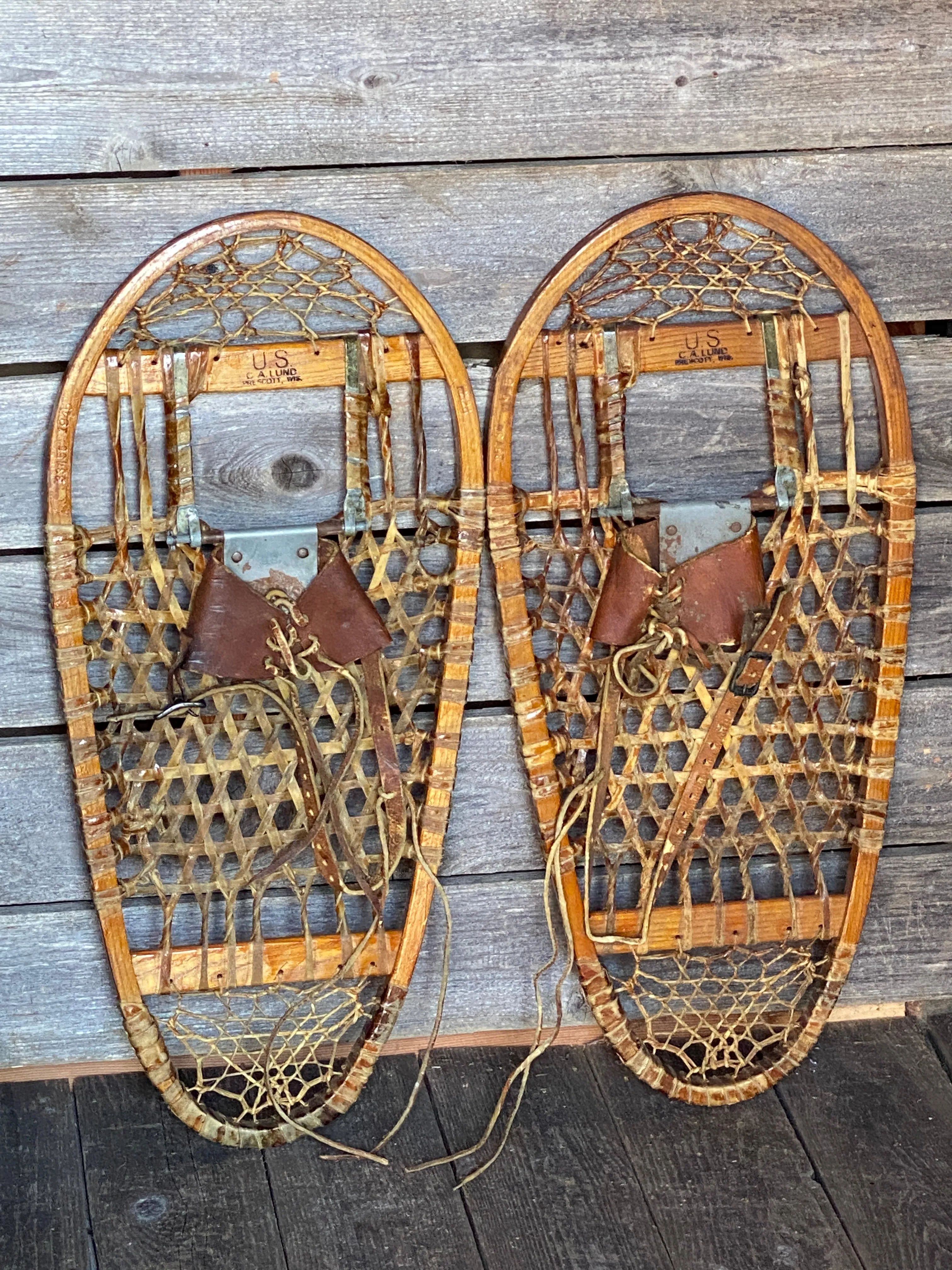 Vintage 10th Mountain Bear Paw Snowshoes