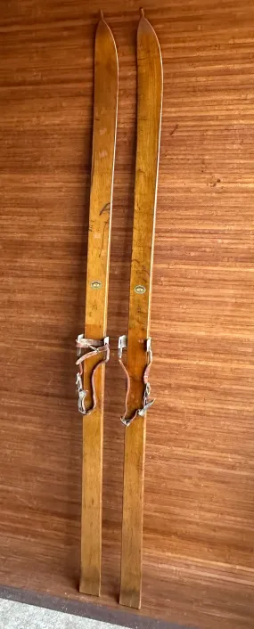 Vintage Northland Co. Skis